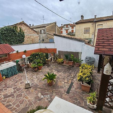 B&B A Casa Di Mael San Costanzo エクステリア 写真