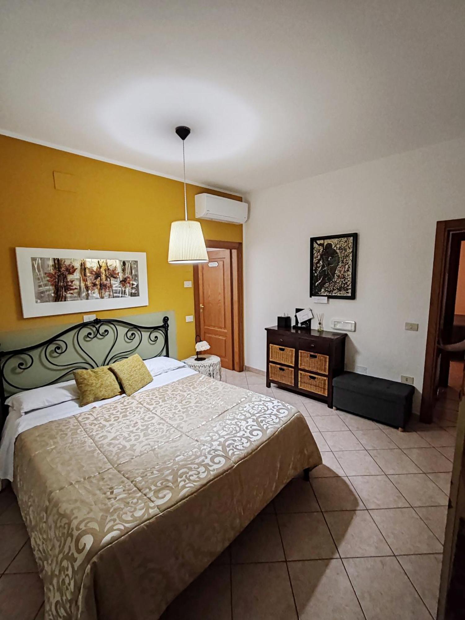 B&B A Casa Di Mael San Costanzo エクステリア 写真
