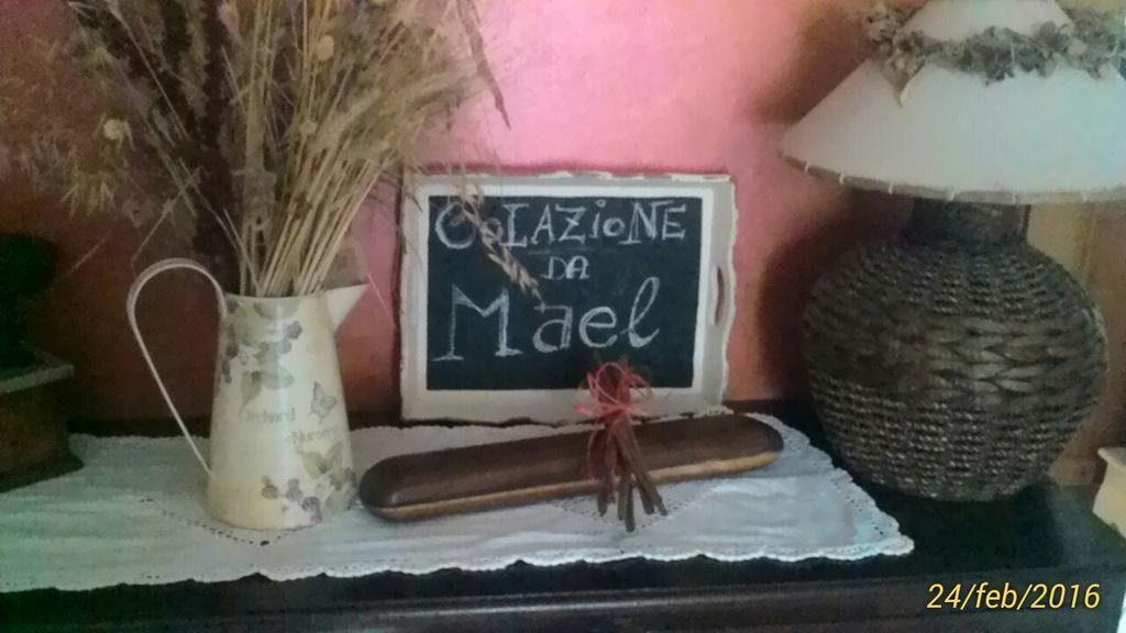 B&B A Casa Di Mael San Costanzo エクステリア 写真