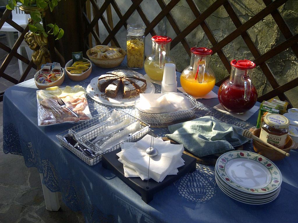 B&B A Casa Di Mael San Costanzo エクステリア 写真