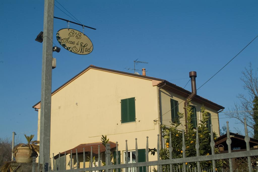 B&B A Casa Di Mael San Costanzo エクステリア 写真